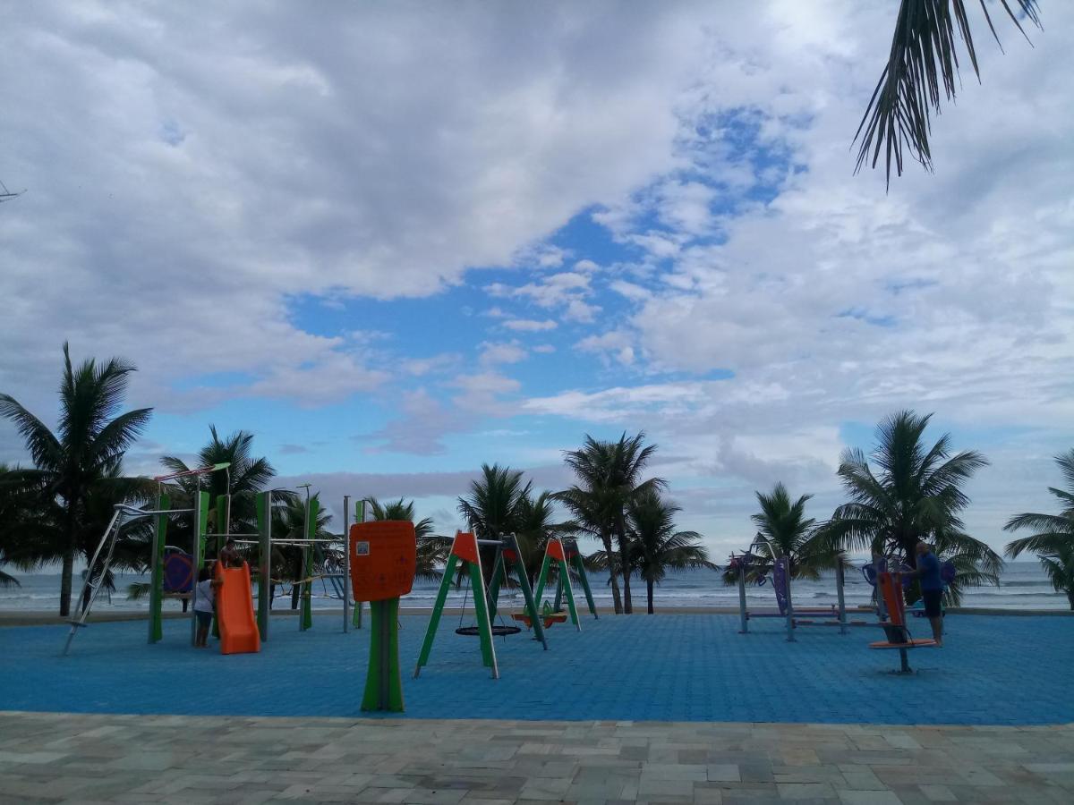 Predio Com Piscina Na Cobertura Frente Ao Mar, Apartamento Para Ate 6 Adultos E 3 Criancas Ate 8 Anos, Churrasqueira Na Sacada, Wi-Fi Gratis, Nao Oferecemos Roupas De Cama E Banho, 1 Vaga De Garagem, Na Praia Grande-Vila Mirim Dış mekan fotoğraf