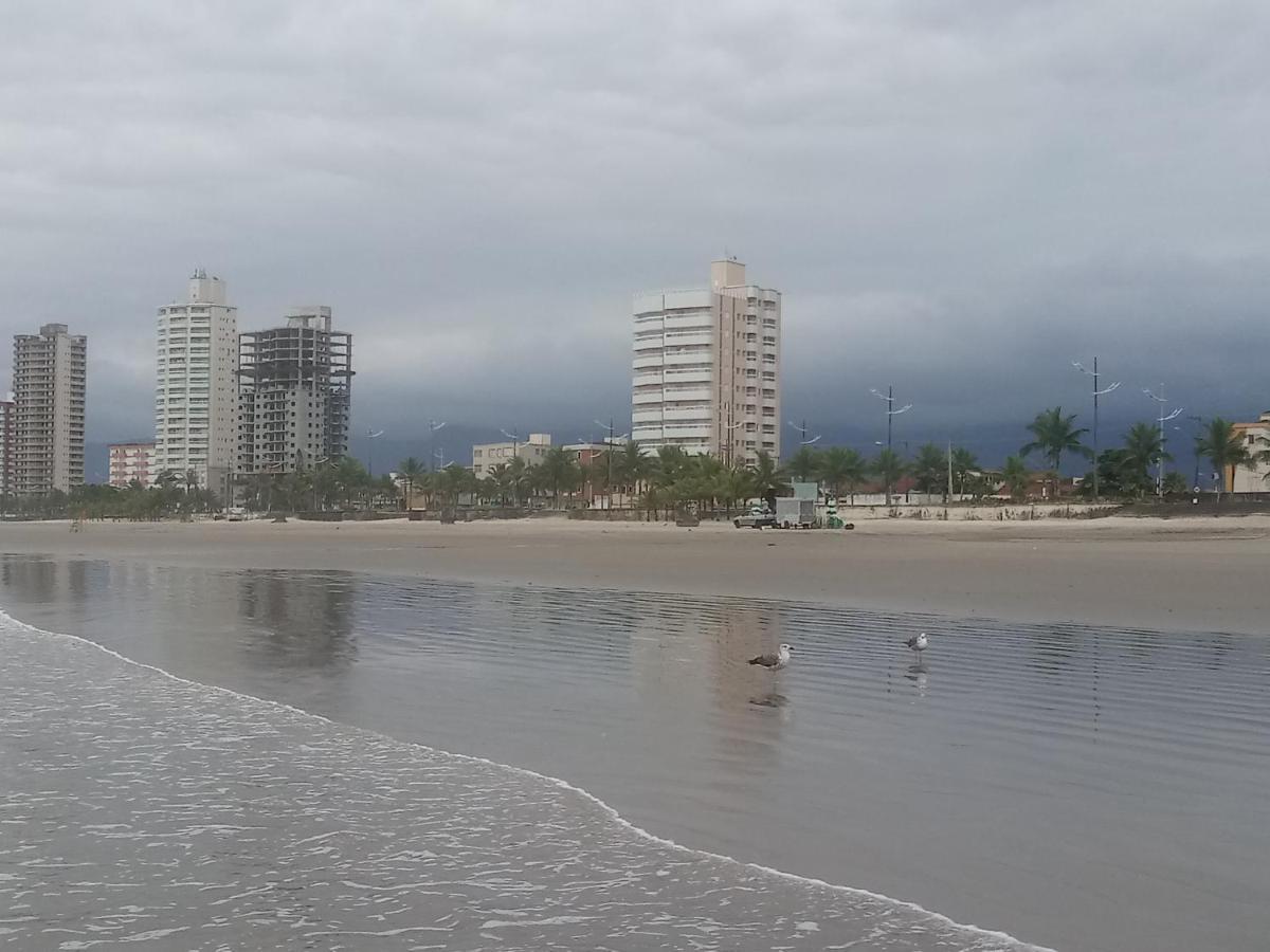 Predio Com Piscina Na Cobertura Frente Ao Mar, Apartamento Para Ate 6 Adultos E 3 Criancas Ate 8 Anos, Churrasqueira Na Sacada, Wi-Fi Gratis, Nao Oferecemos Roupas De Cama E Banho, 1 Vaga De Garagem, Na Praia Grande-Vila Mirim Dış mekan fotoğraf